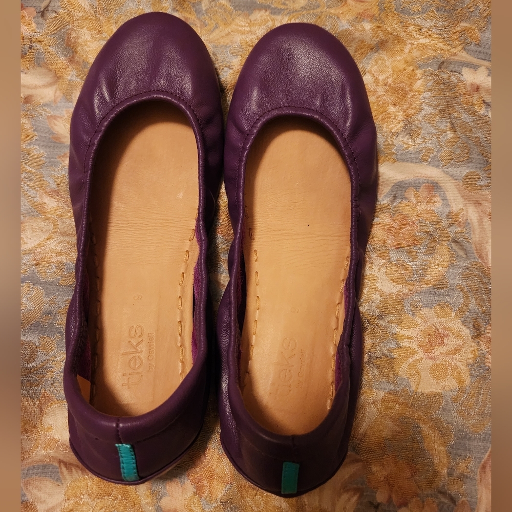 Nearly new lilac Tieks size 9